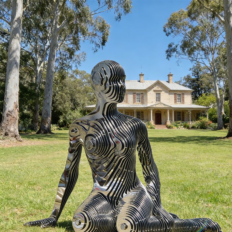 Disappearing sculpture
