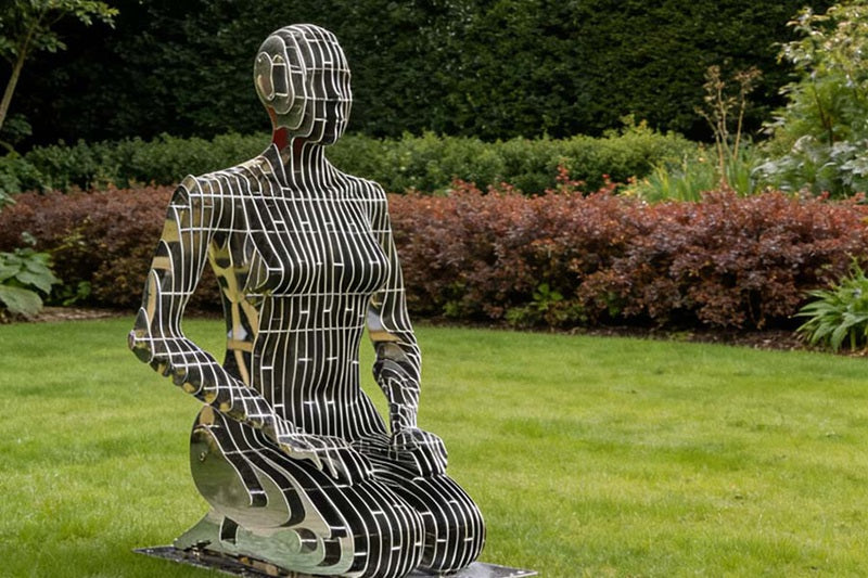What Is an Abstract Figure Sculpture?